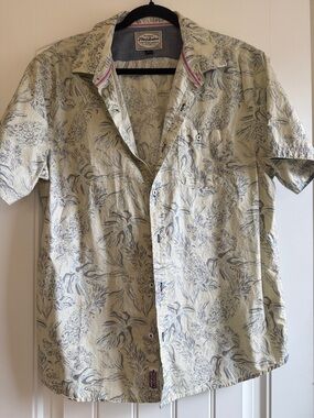 Light Cream Floral Short-Sleeve Button-Down Shirt - Flag & Anthem